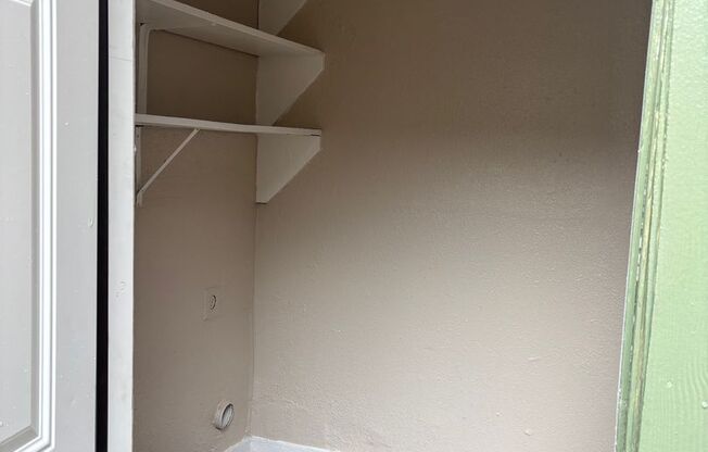 3 beds, 2 baths, 1,200 sqft, $1,905, Unit 3-1636-B