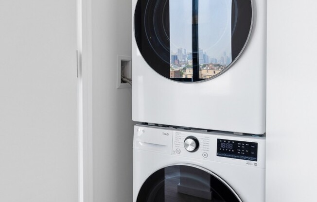 1 bed, 1 bath, $3,586, Unit 808