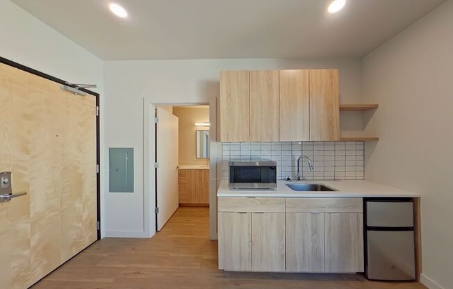 Studio, 1 bath, 314 sqft, $1,225, Unit 202