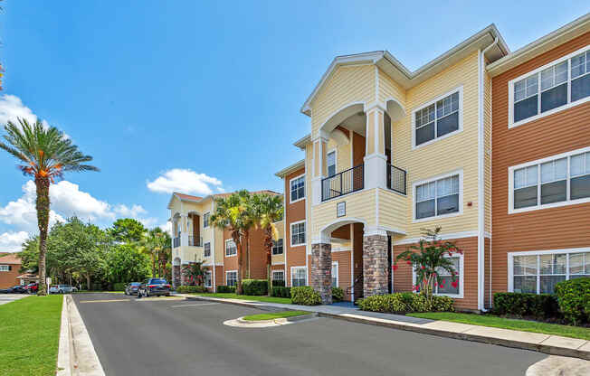 exterior apartments at Grandeville on Saxon in Orange City, Florida