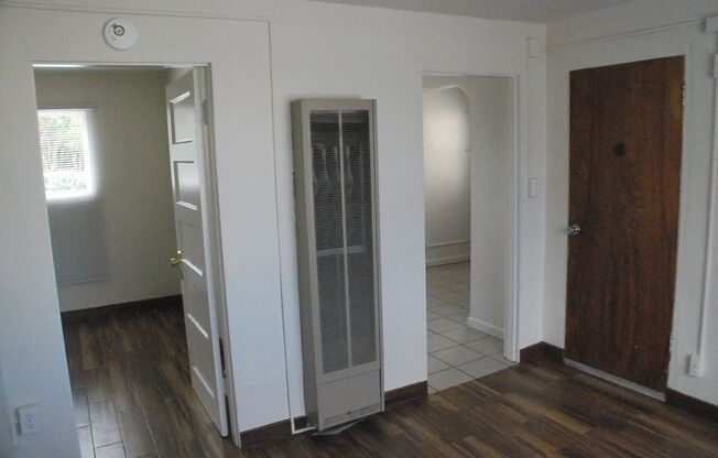 1 bed, 1 bath, 350 sqft, $1,895, Unit 4