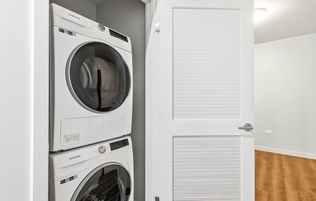 Studio, 1 bath, 828 sqft, $2,775, Unit 105