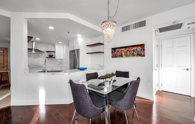 1 bed, 1.5 baths, 962 sqft, $5,000, Unit 809