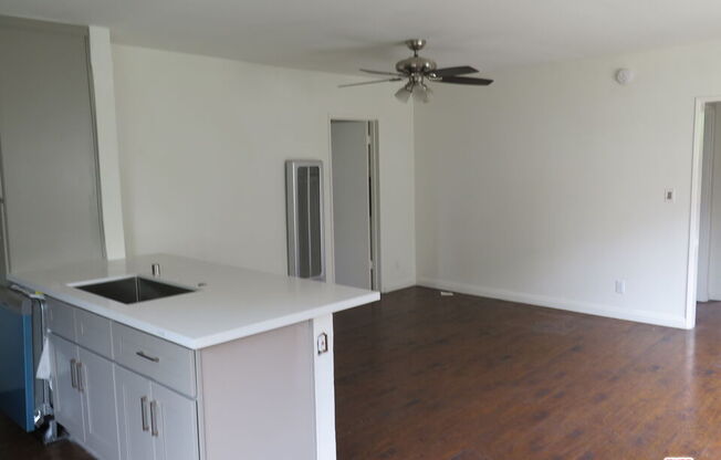 12492 Gilmore Ave Apt 4