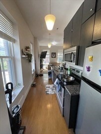 2 beds, 1 bath, $3,000, Unit 2