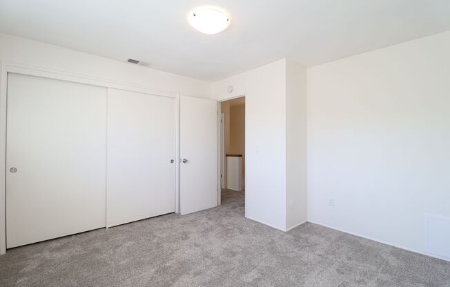 2 beds, 1.5 baths, 900 sqft, $1,350, Unit Apt B