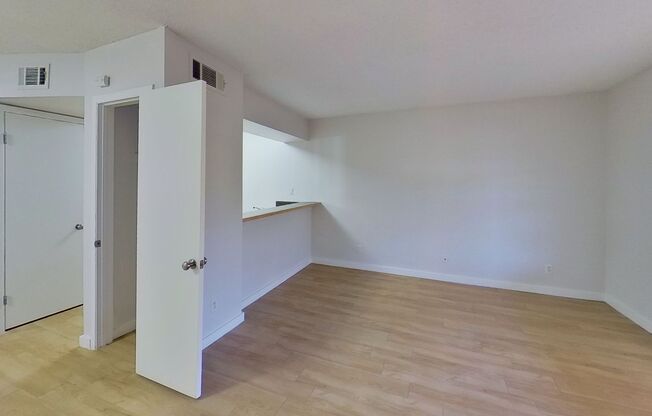 1 bed, 1 bath, 700 sqft, $1,054, Unit LAW11-313