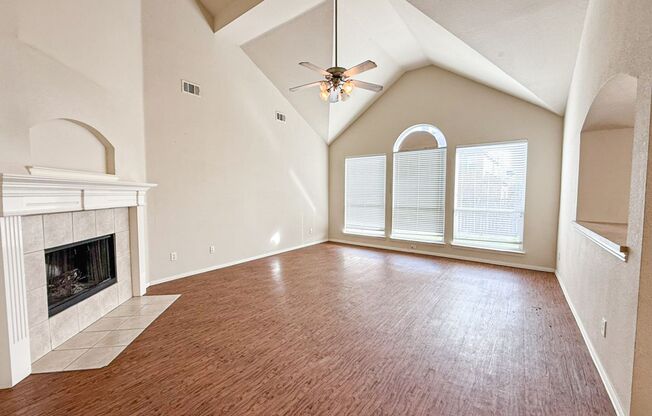 Spacious 4 bedroom home near Lake Ray Hubbard!