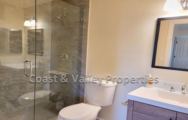 4 beds, 2.5 baths, 1,400 sqft, $3,000, Unit 980 Memorial Drive, Unit A, Hollister, CA 95023