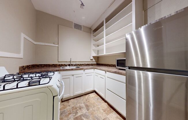 1 bed, 1 bath, 658 sqft, $1,595, Unit 110