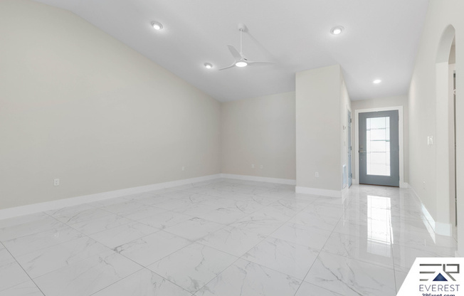 12 LLORET PL