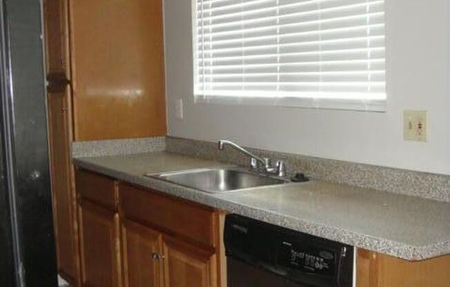 2 BEDROOM 1 BATH UPSTIARS UNIT WITH BALCONY FRONT AND BACK