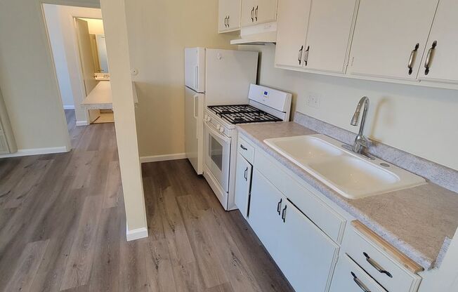 1 bed, 1 bath, 550 sqft, $1,695.95, Unit 26