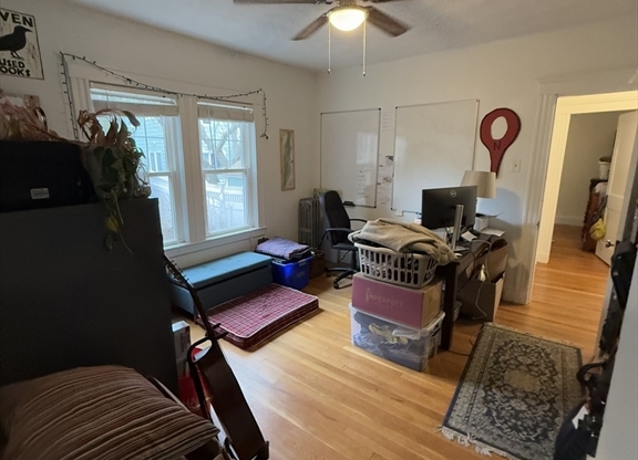 2 beds, 1 bath, $2,800, Unit 1