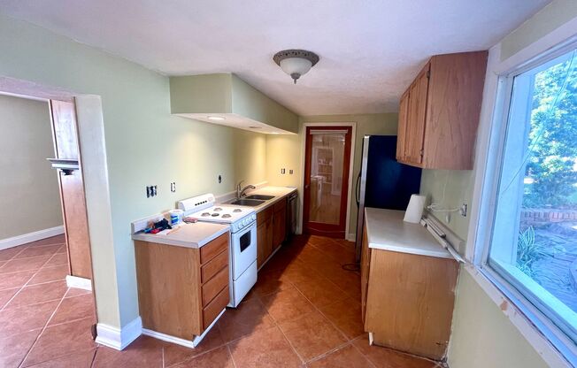 1 bed, 2 baths, $1,195