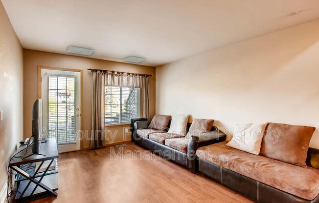 906 Richmond Dr. #Z4