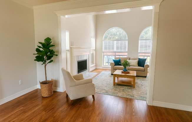 2138 SWORD DR