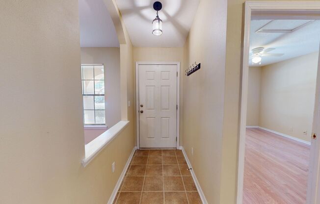 Welcome to this delightful 2-bedroom, 2-bathroom townhome in the sought-after Riverside at Julington Creek!