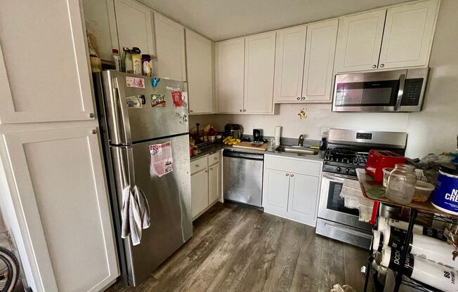 2 beds, 1 bath, $1,295, Unit 302