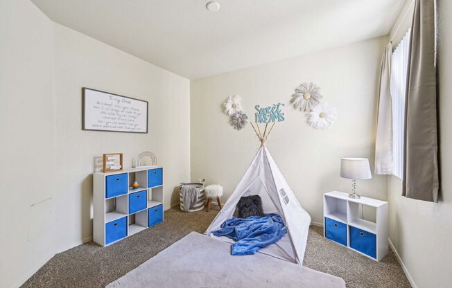3 beds, 2 baths, 1,152 sqft, $1,553