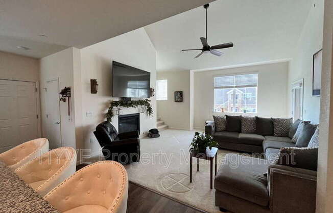 1841 S DUNKIRK ST