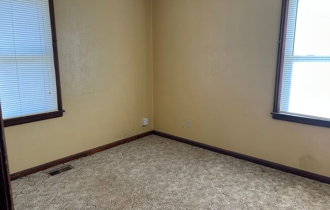 2 beds, 1 bath, $850