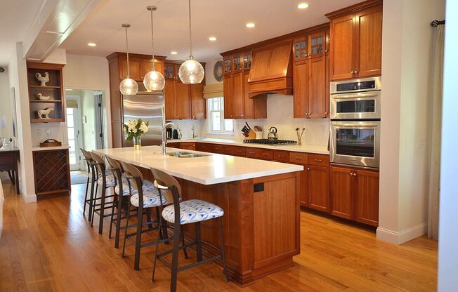 Charming Vacation Home, Furnished 4Bd/3.5Ba Home