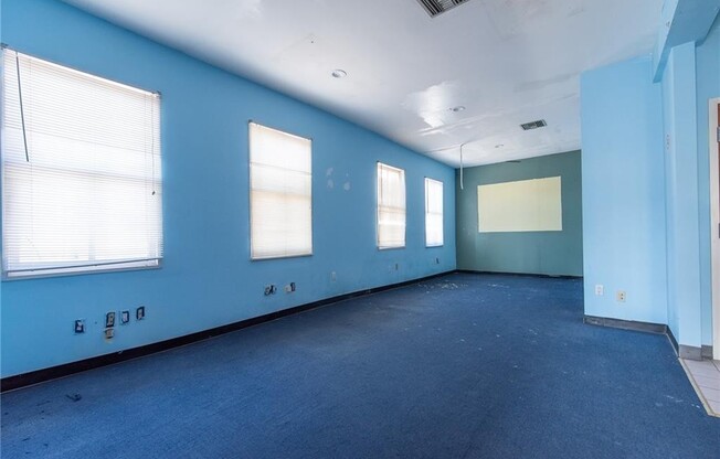 124 TAUNTON AVE