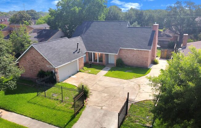 Fully furnished 4BD/3BA single-family house!
