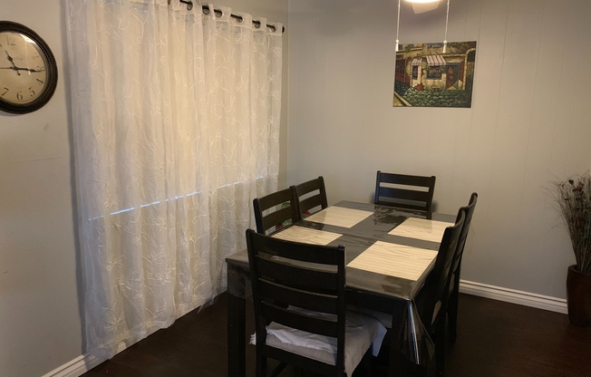 2 beds, 1 bath, $2,095, Unit 102