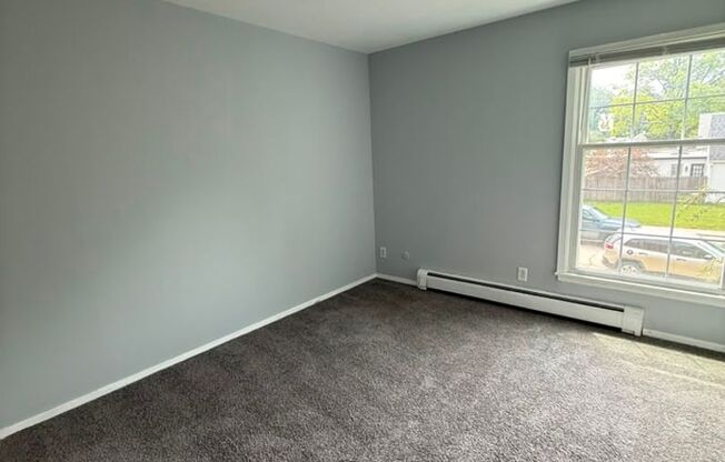 2 beds, 1 bath, 725 sqft, $1,400, Unit 12RW-4