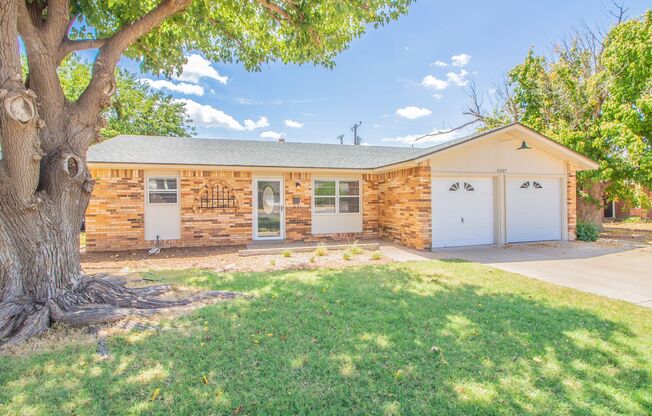 Gorgeous Completely Remodeled 4/2/2 with Washer and Dryer in Northwest Lubbock!