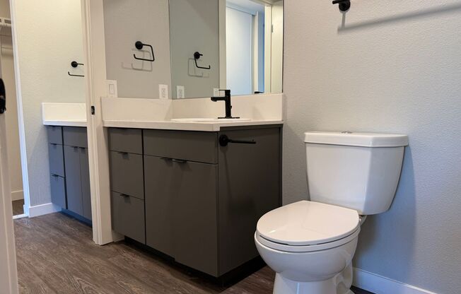 2 beds, 1 bath, 853 sqft, $2,615, Unit 6G