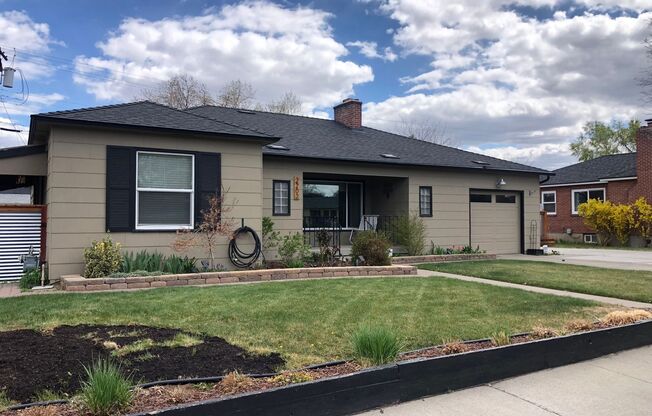 Move In Ready in Desirable Reno Neighborhood