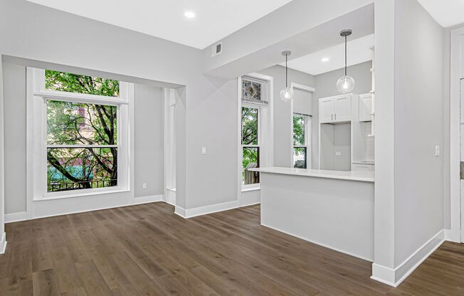 Beautiful 1 Bed Apartment in Ideal Gold Coast Neighborhood