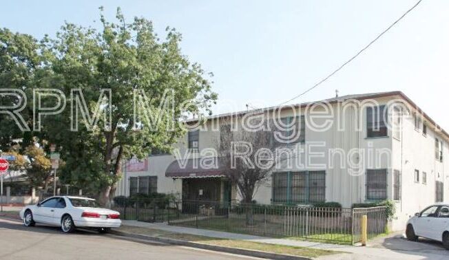 5404 LA MIRADA AVE
