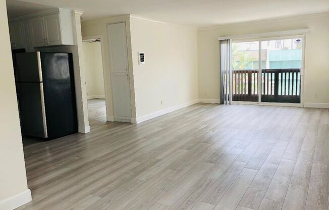 1 bedroom Condo steps from the beach