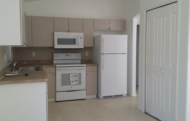 3 beds, 2 baths, $1,850