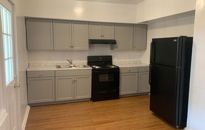 4 beds, 1 bath, $1,295