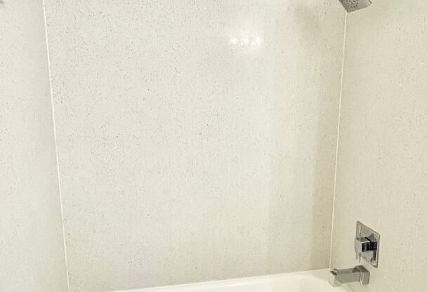 2 beds, 1 bath, 750 sqft, $1,535, Unit 1436