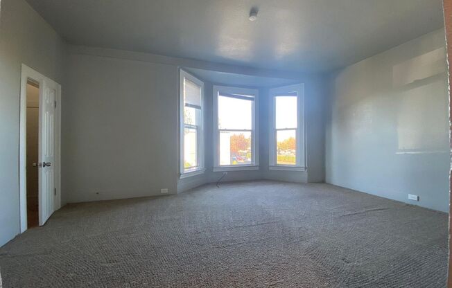 3 beds, 1 bath, 1,100 sqft, $1,855, Unit Apt D