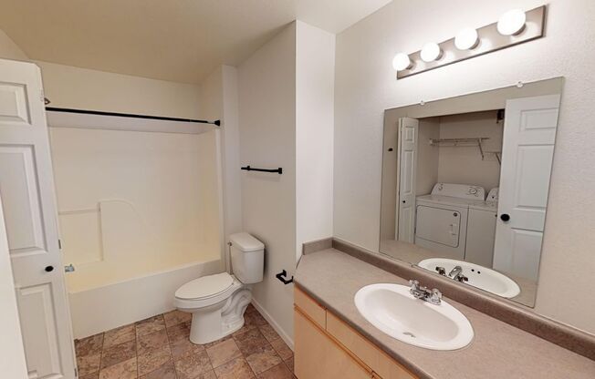 2 beds, 1 bath, 840 sqft, $1,250, Unit 4206-05