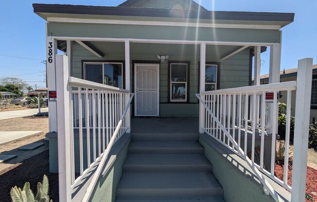 Bright & Clean 2 Bed | 1 Bath Home With a separate Den– 906 Sq. Ft. with Private Parking! Now Available!