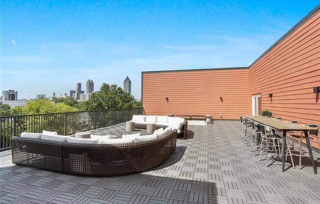 1 bed, 675 sqft, $1,400