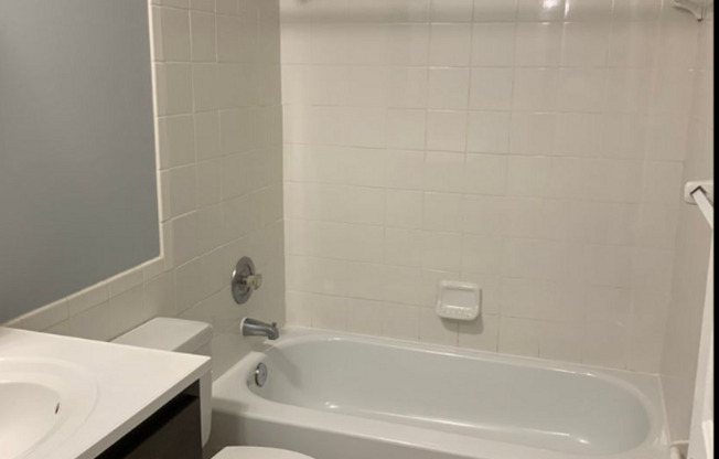 2 beds, 1 bath, 945 sqft, $1,505, Unit 133
