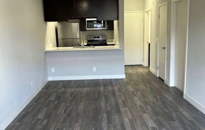 1 bed, 1 bath, $1,915, Unit # 347