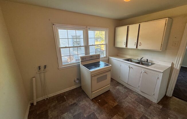 2 beds, 1 bath, $695