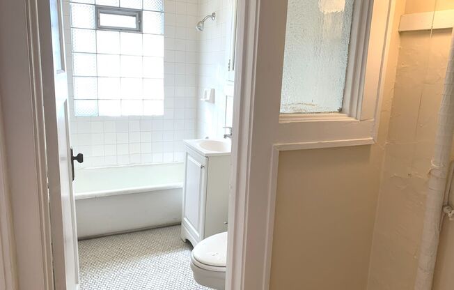 Studio, 1 bath, $895, Unit 26