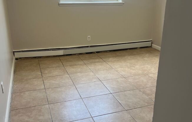 1 bed, 1 bath, 550 sqft, $1,150, Unit 124