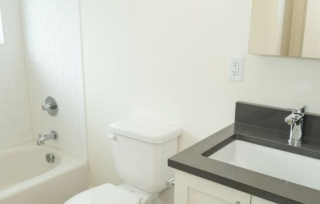 1 bed, 1 bath, 525 sqft, $1,950, Unit 65-15